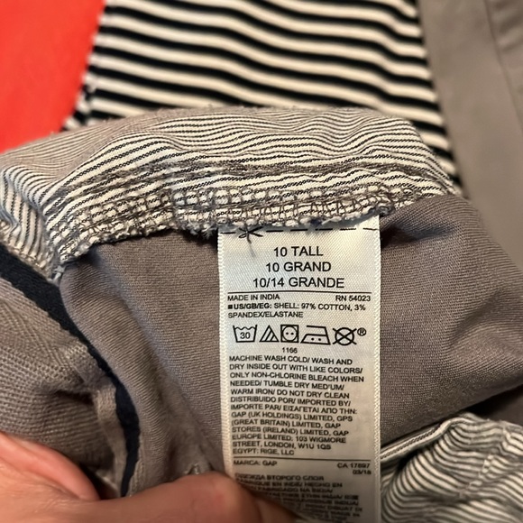 Patterned pants from the Gap. - Picture 8 of 8